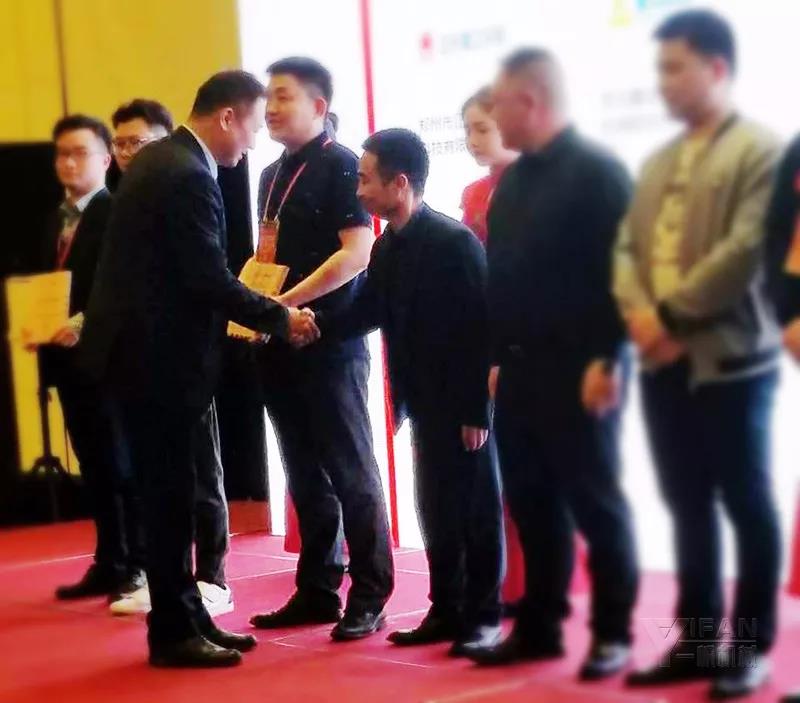 ����һ���ڪ�(ji��ng)